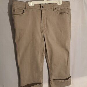 Jones & Co Ladies Size 14 Beige Roll Up Capri Pants